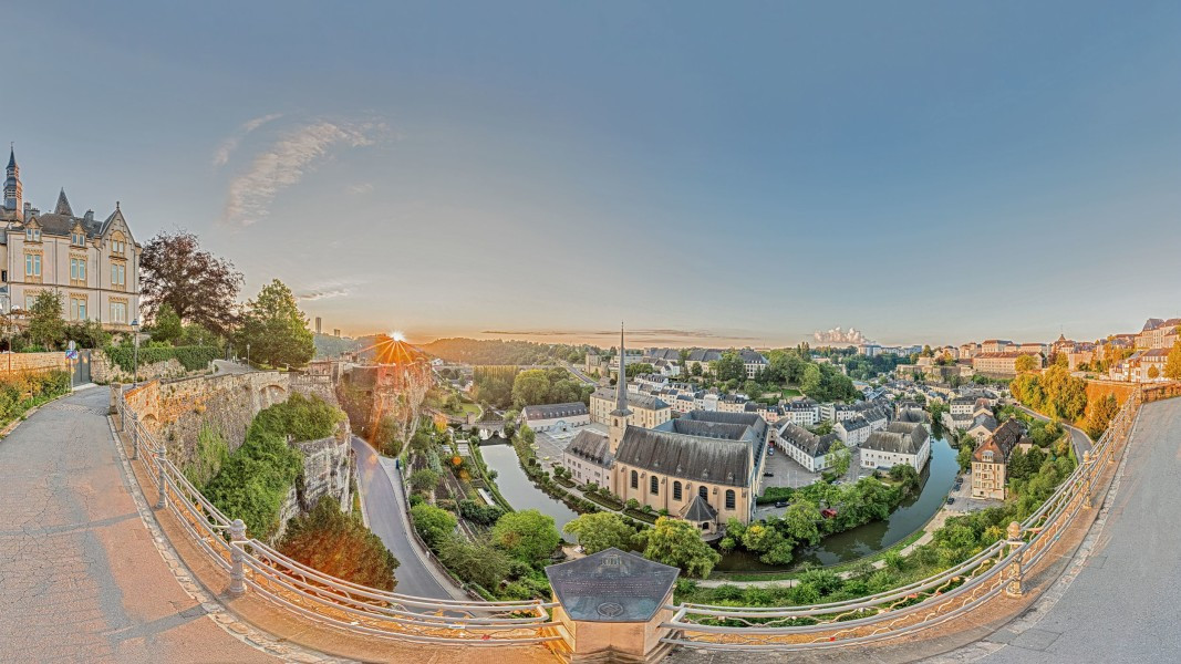Blick auf die Abtei Neumünster vom Chemin de la Corniche aus